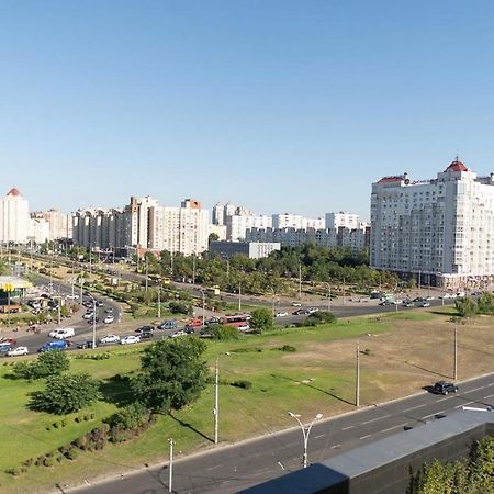 Stylish Panoramic Apartments. Smartplaza. Metro Minskaya Kiev Eksteriør billede