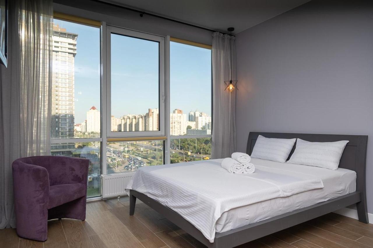 Stylish Panoramic Apartments. Smartplaza. Metro Minskaya Kiev Eksteriør billede