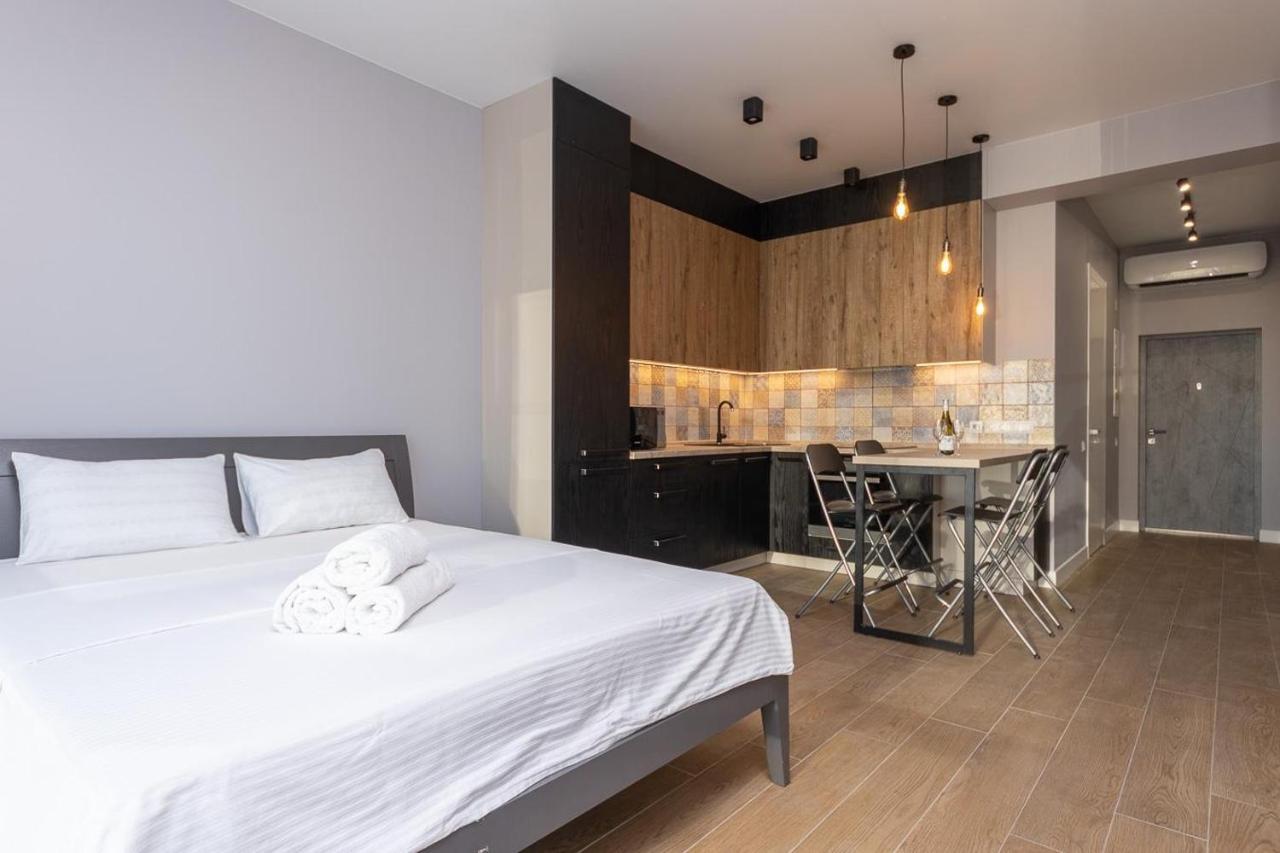 Stylish Panoramic Apartments. Smartplaza. Metro Minskaya Kiev Eksteriør billede