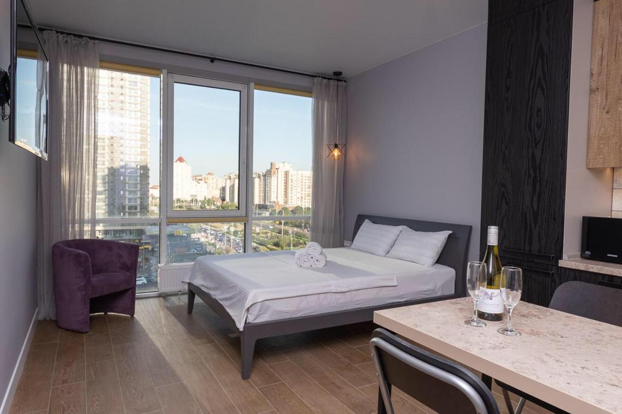 Stylish Panoramic Apartments. Smartplaza. Metro Minskaya Kiev Eksteriør billede